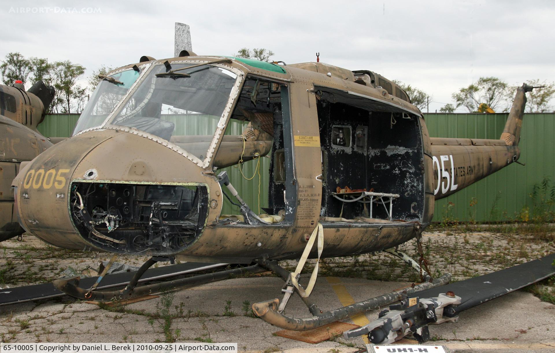 65-10005, 1965 Bell UH-1H Iroquois C/N 5049, Defitely has seen better days...