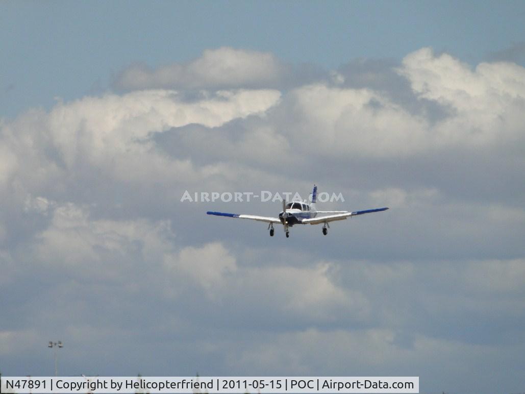 N47891, Piper PA-28R-201T Cherokee Arrow III C/N 28R-7803035, On final to runway 26L
