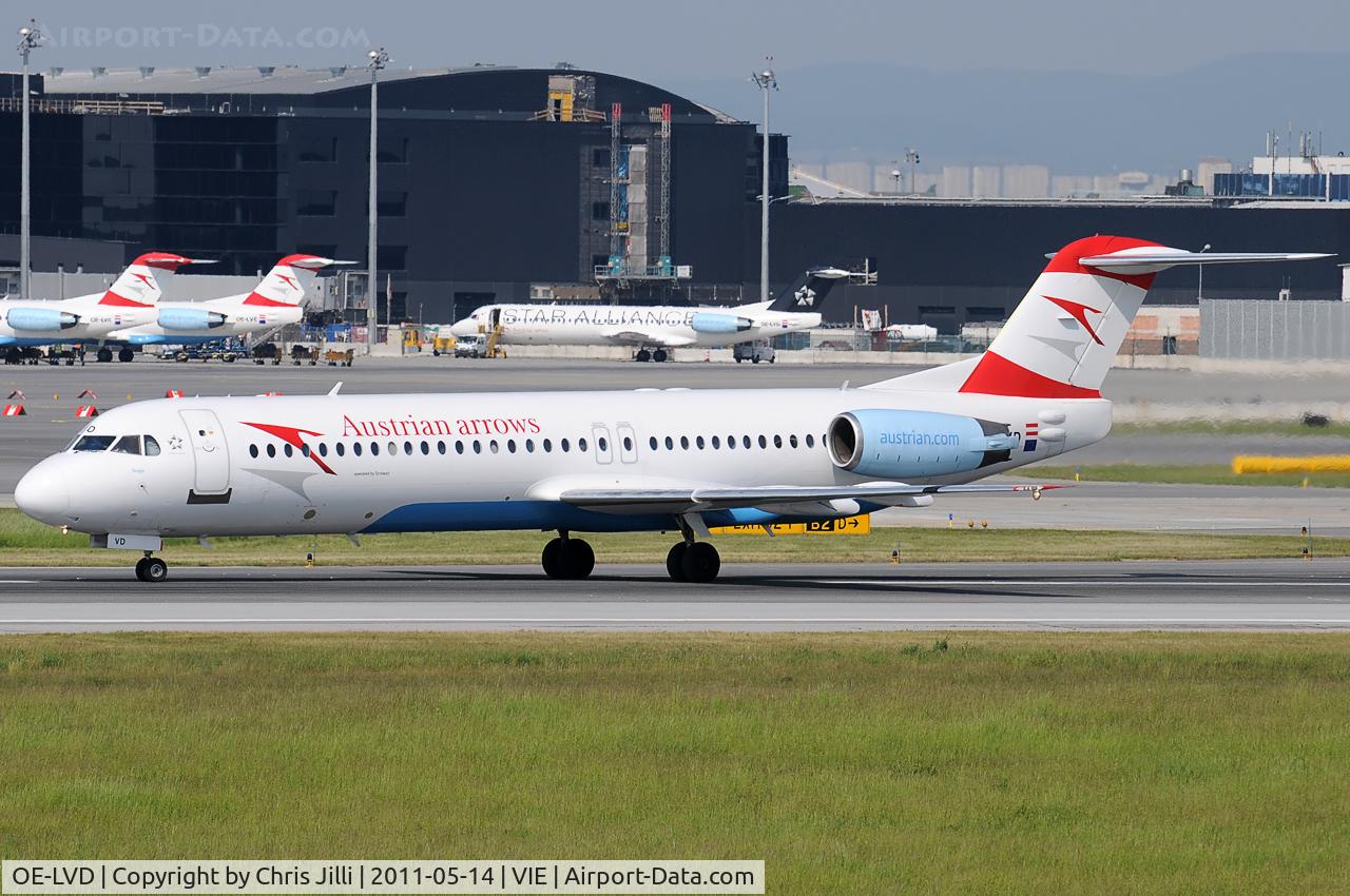 OE-LVD, 1994 Fokker 100 (F-28-0100) C/N 11515, Austrian arrows