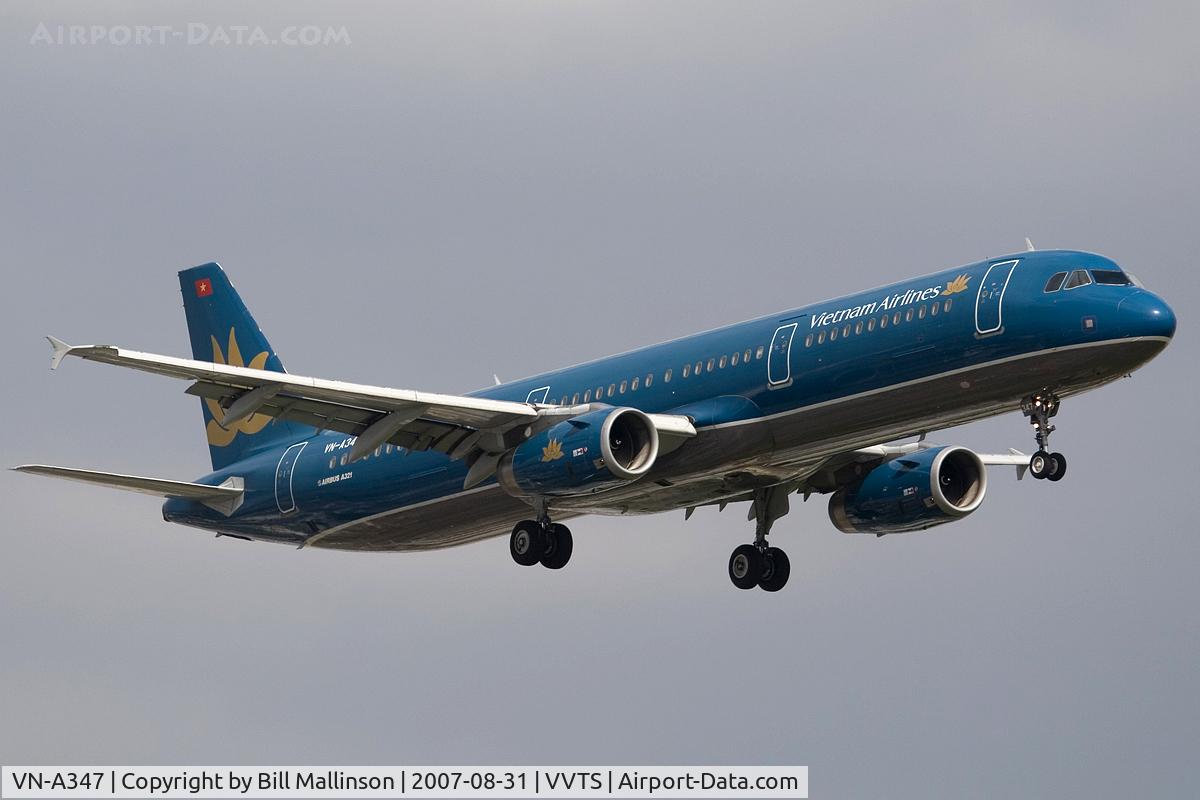 VN-A347, 2004 Airbus A321-231 C/N 2267, finals to 25L