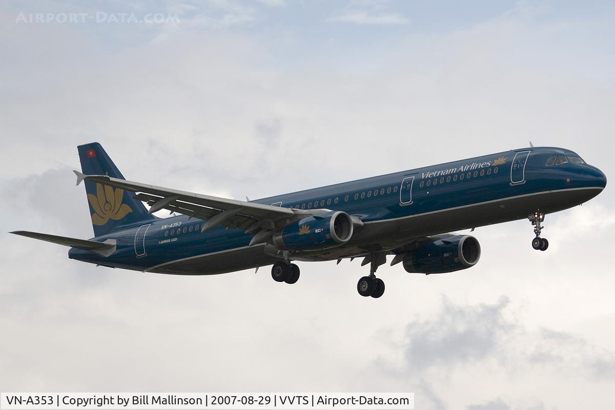 VN-A353, 2007 Airbus A321-231 C/N 3022, finals to 25L