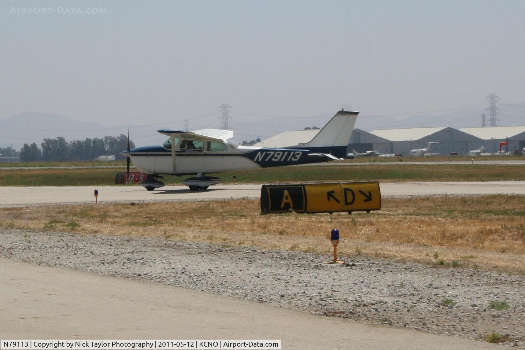 N79113, 1969 Cessna 172K Skyhawk C/N 17257889, Taxiing from Rwy 26R