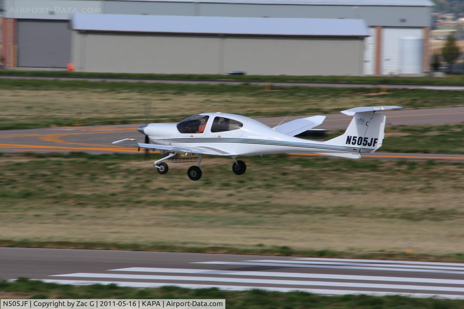 N505JF, 2005 Diamond DA-40 Diamond Star C/N 40.520, Landing on 35L