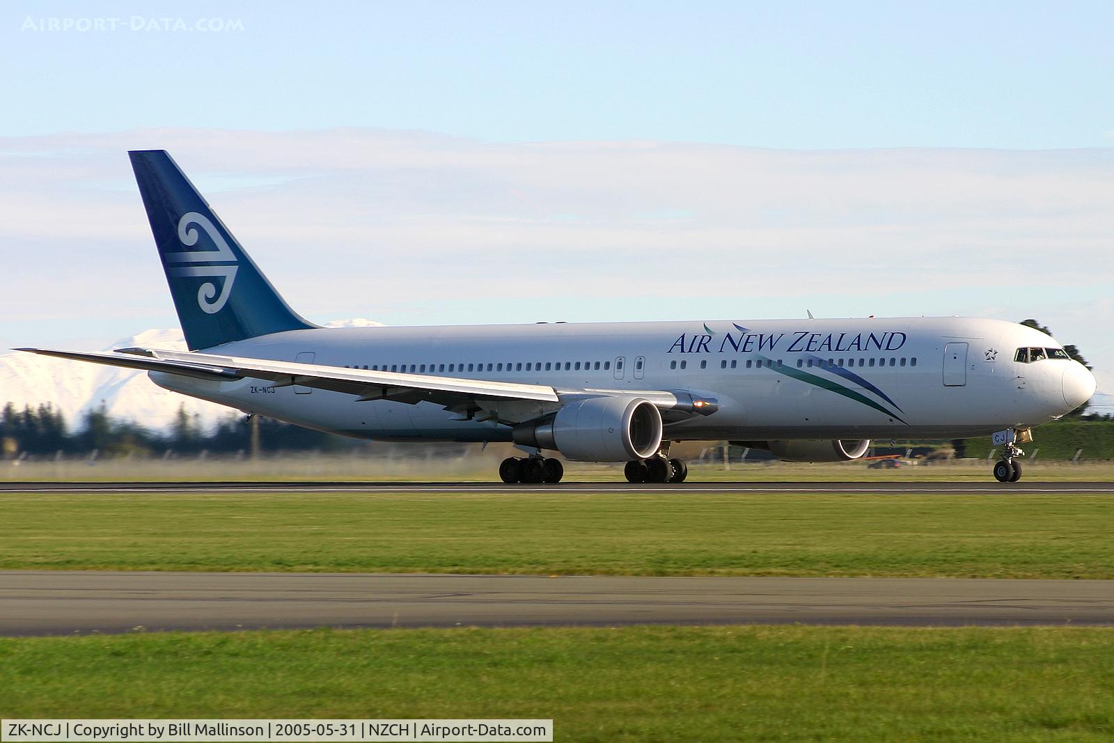 ZK-NCJ, 1995 Boeing 767-319/ER C/N 26915, arriving on 02
