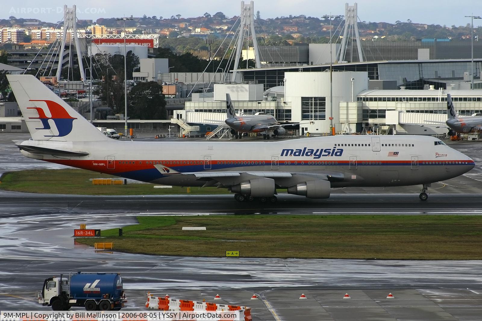 9M-MPL, 1998 Boeing 747-4H6 C/N 28428, rolling on 16R