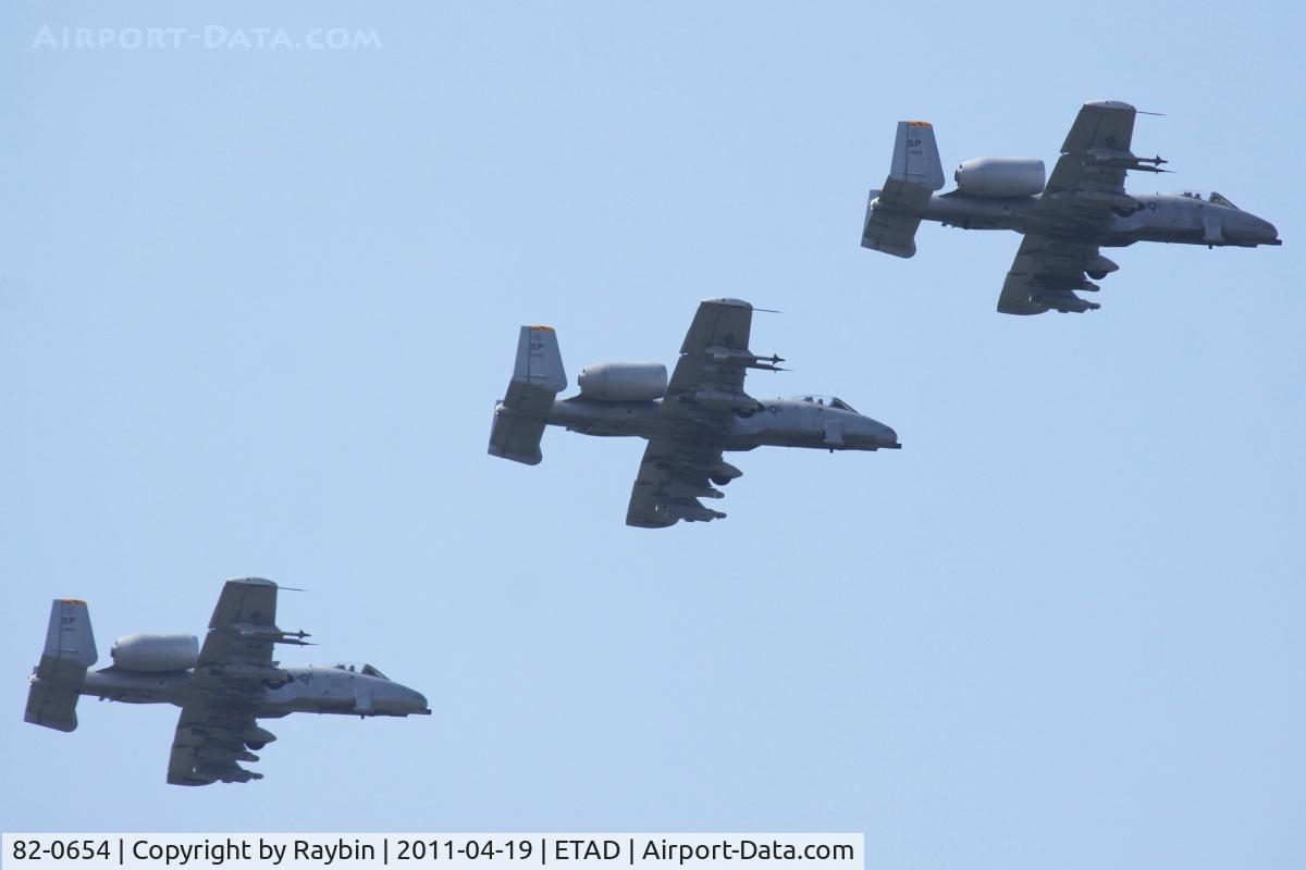 82-0654, 1982 Fairchild Republic A-10C Thunderbolt II C/N A10-0702, 3 of a 4 ship formation.
81-0992,81-0960 and 82-0654. Missing on the pic is 91-0985