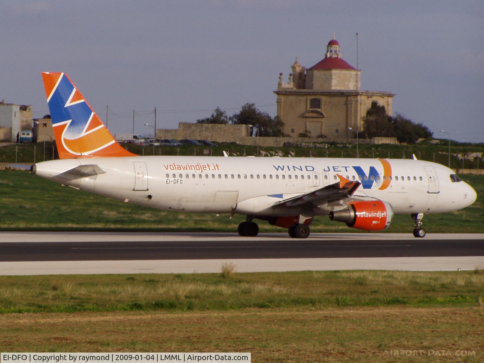EI-DFO, 1992 Airbus A320-211 C/N 0371, A320 EI-DFO Windjet