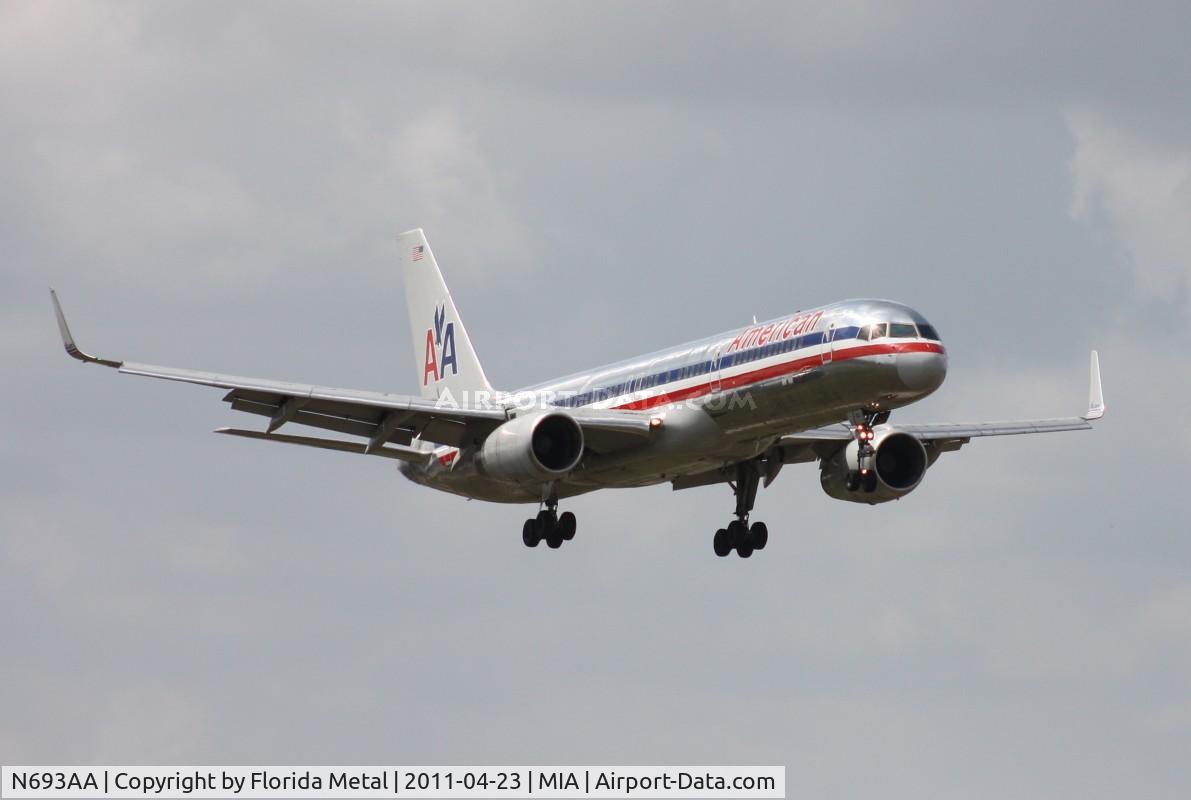 N693AA, 1994 Boeing 757-223 C/N 26973, American 757