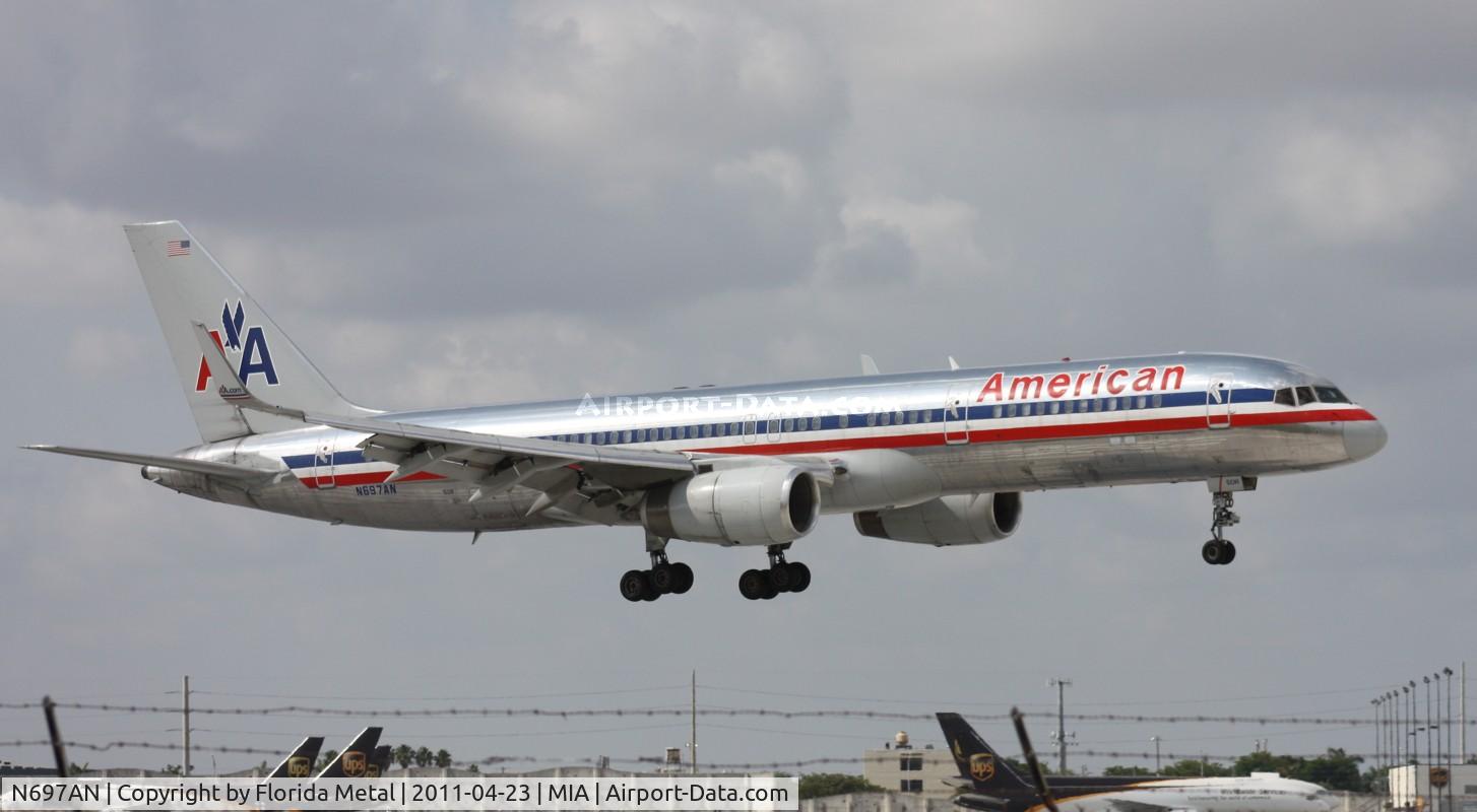 N697AN, 1994 Boeing 757-223 C/N 26977, American 757