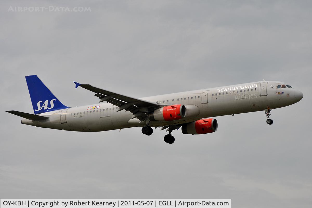 OY-KBH, 2002 Airbus A321-232 C/N 1675, On short finals for r/w 9L