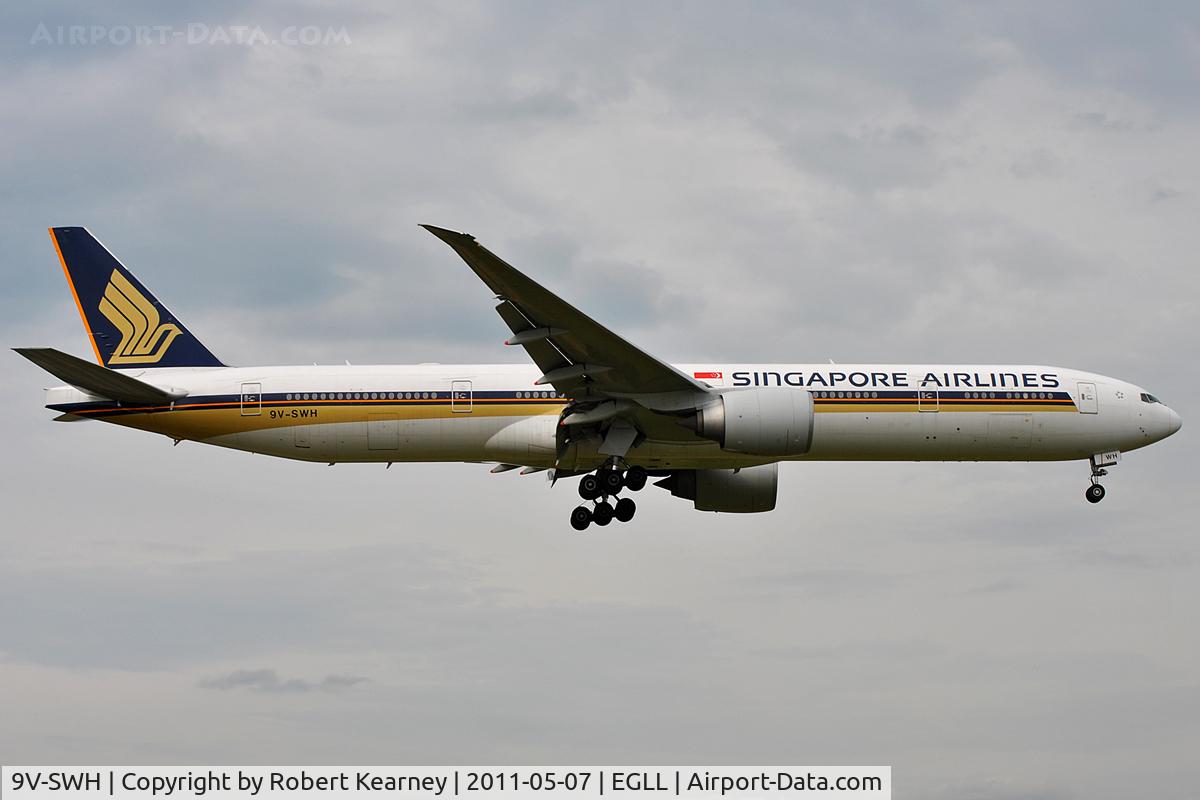 9V-SWH, 2007 Boeing 777-312/ER C/N 34573, On short finals for r/w 9L