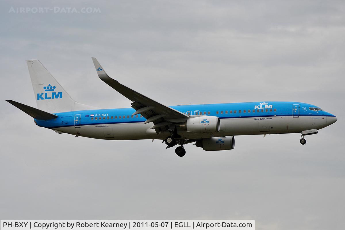 PH-BXY, 2008 Boeing 737-8K2 C/N 30372, On short finals for r/w 9L