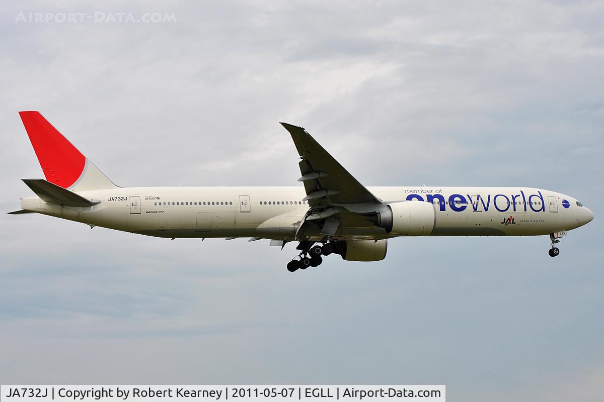 JA732J, 2002 Boeing 777-346/ER C/N 32430, On short finals for r/w 9L