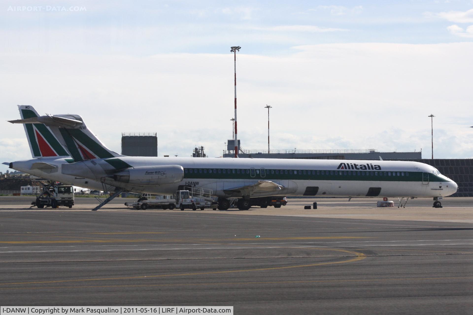 I-DANW, 1992 McDonnell Douglas MD-82 (DC-9-82) C/N 53206, MD-82
