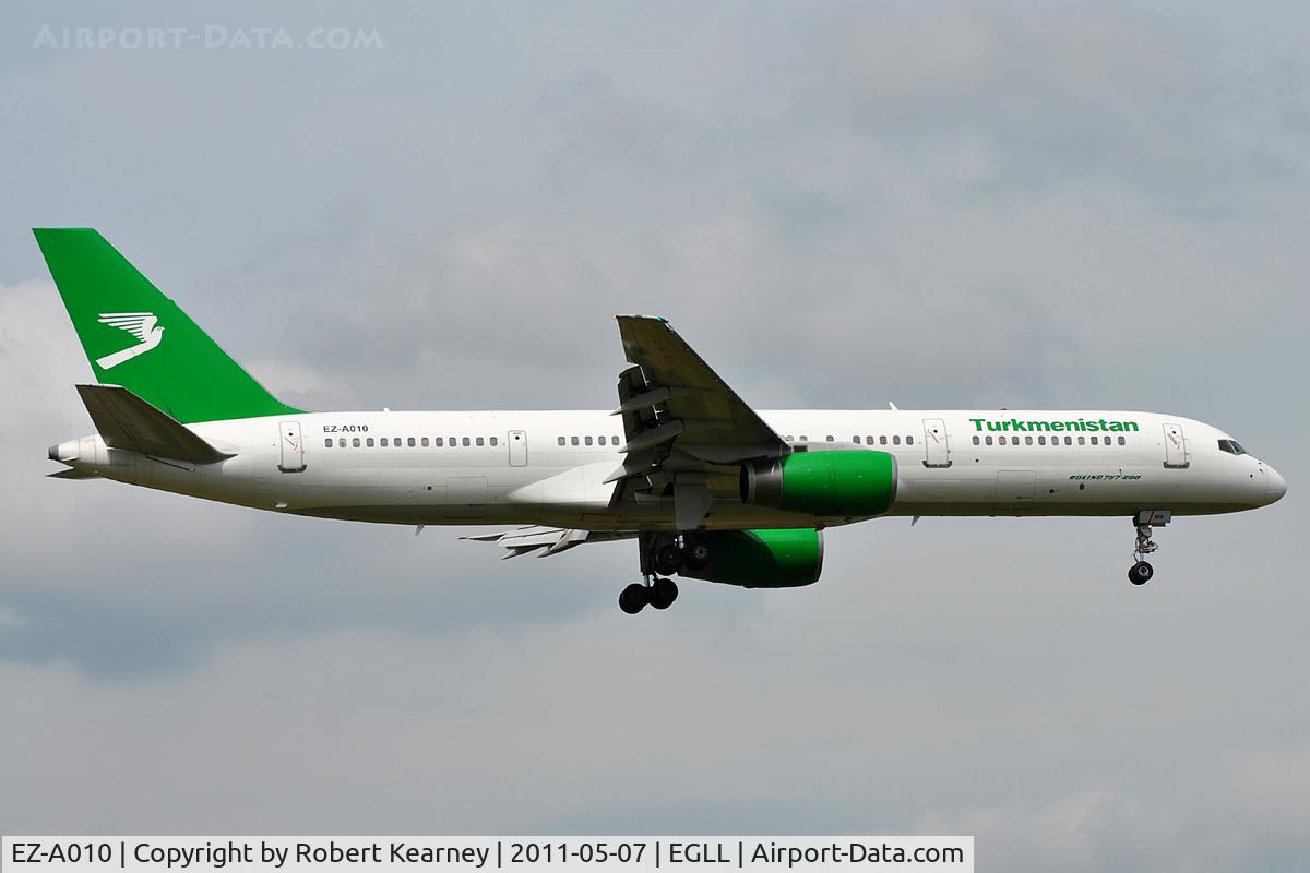 EZ-A010, 1991 Boeing 757-23A C/N 25345, On short finals for r/w 9L