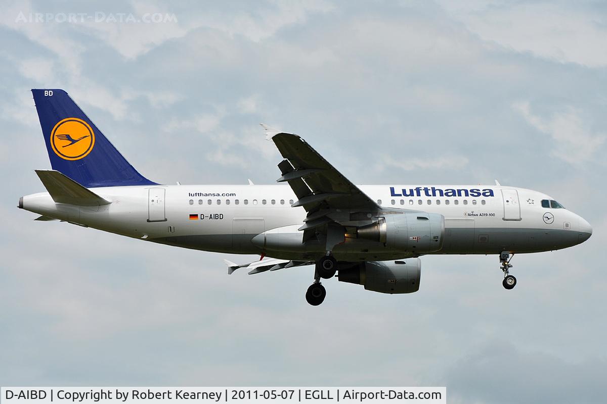 D-AIBD, 2010 Airbus A319-112 C/N 4455, On short finals for r/w 9L