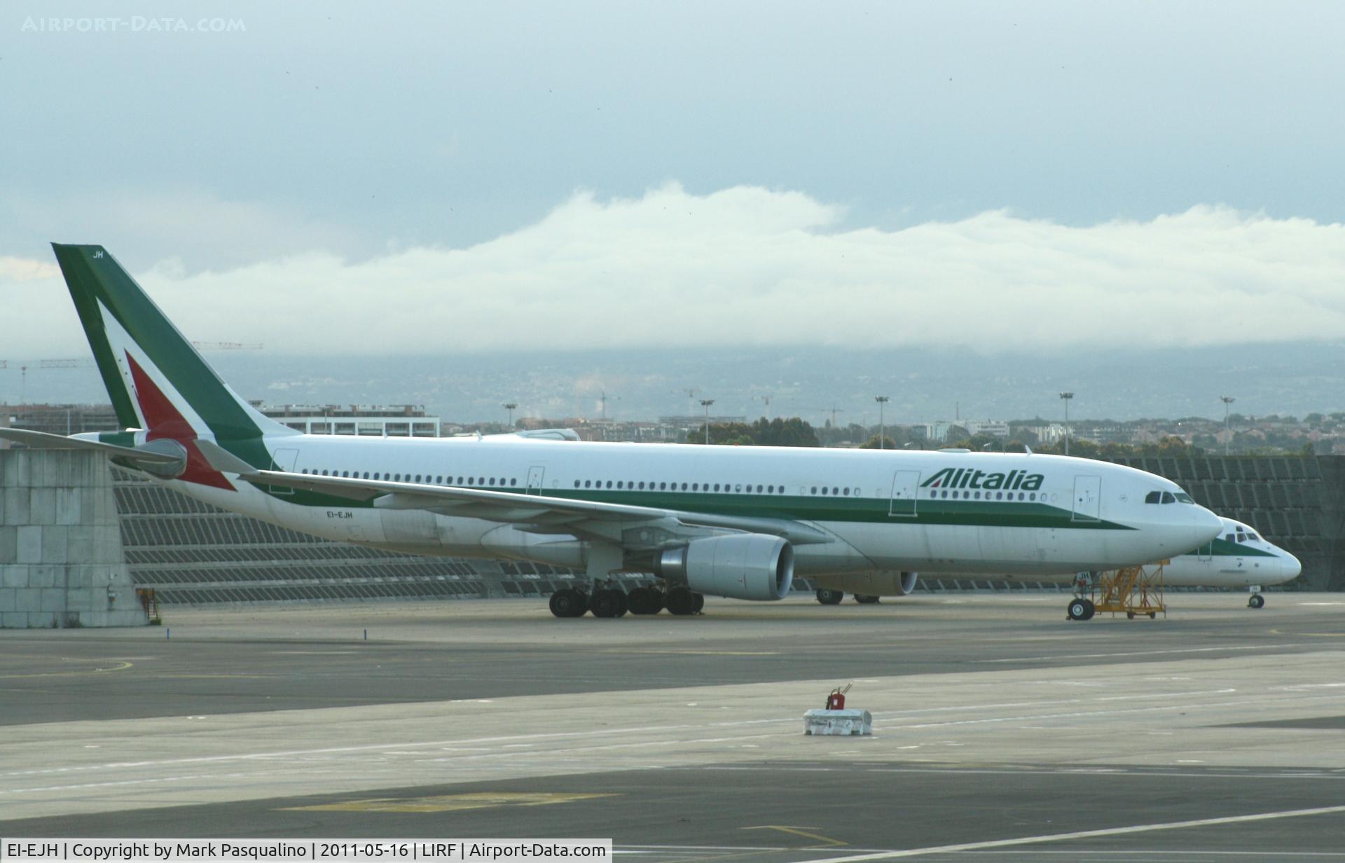 EI-EJH, 2010 Airbus A330-202 C/N 1135, Airbus A330-200