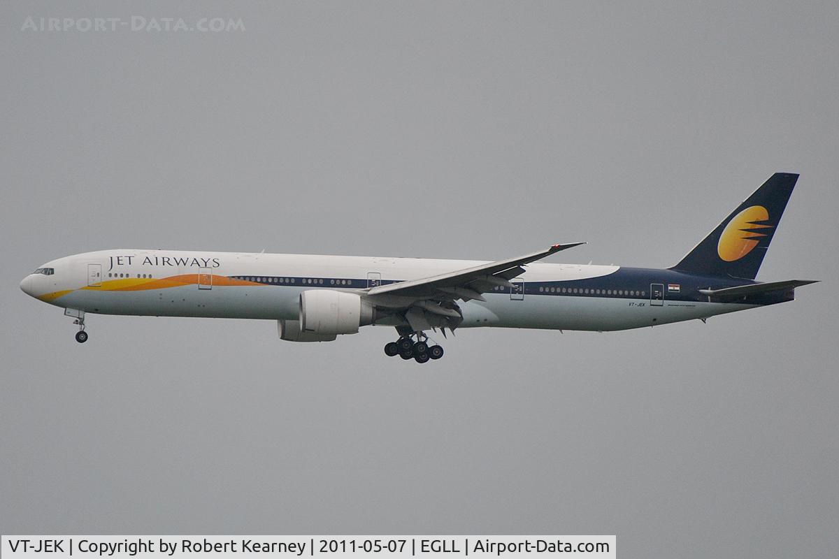 VT-JEK, 2008 Boeing 777-35R C/N 35165/696, On short finals for r/w 9L