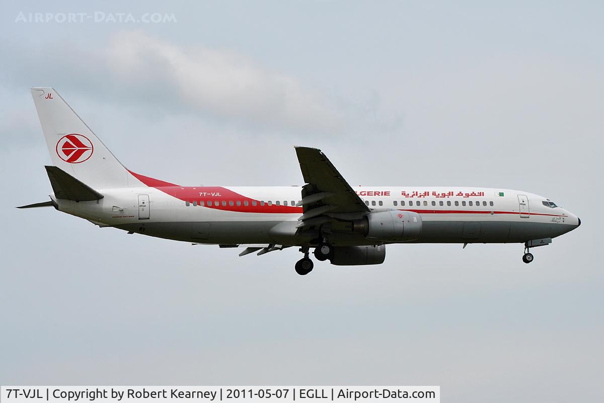 7T-VJL, 2000 Boeing 737-8D6 C/N 30204, On short finals for r/w 9L
