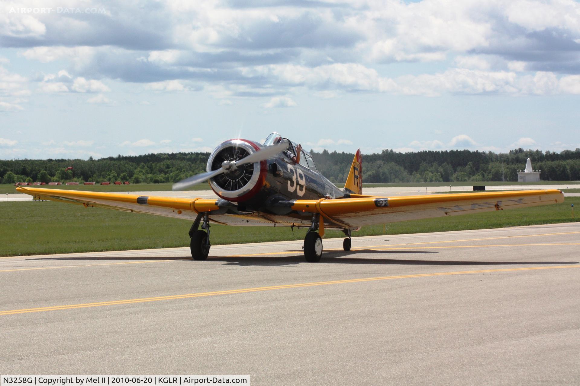 N3258G, North American AT-6D Texan C/N 43839, 2010 Wings Over Gaylord Air Show