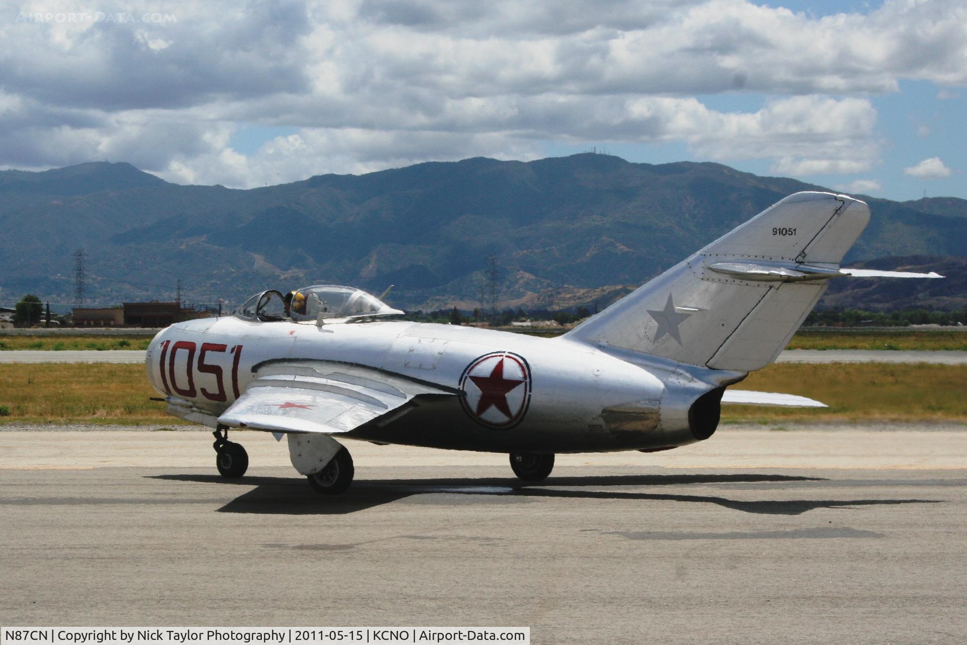 N87CN, Mikoyan-Gurevich MiG-15 C/N 910-51, Taxiing out for a demonstration with the F-86