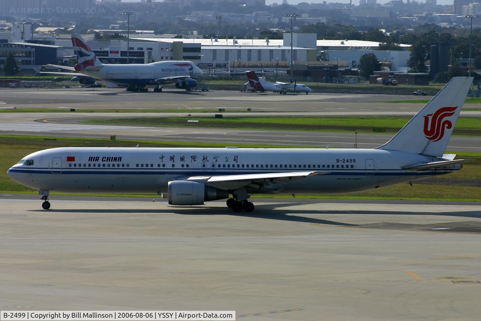 B-2499, 2000 Boeing 767-332 C/N 30597, taxi to 16R