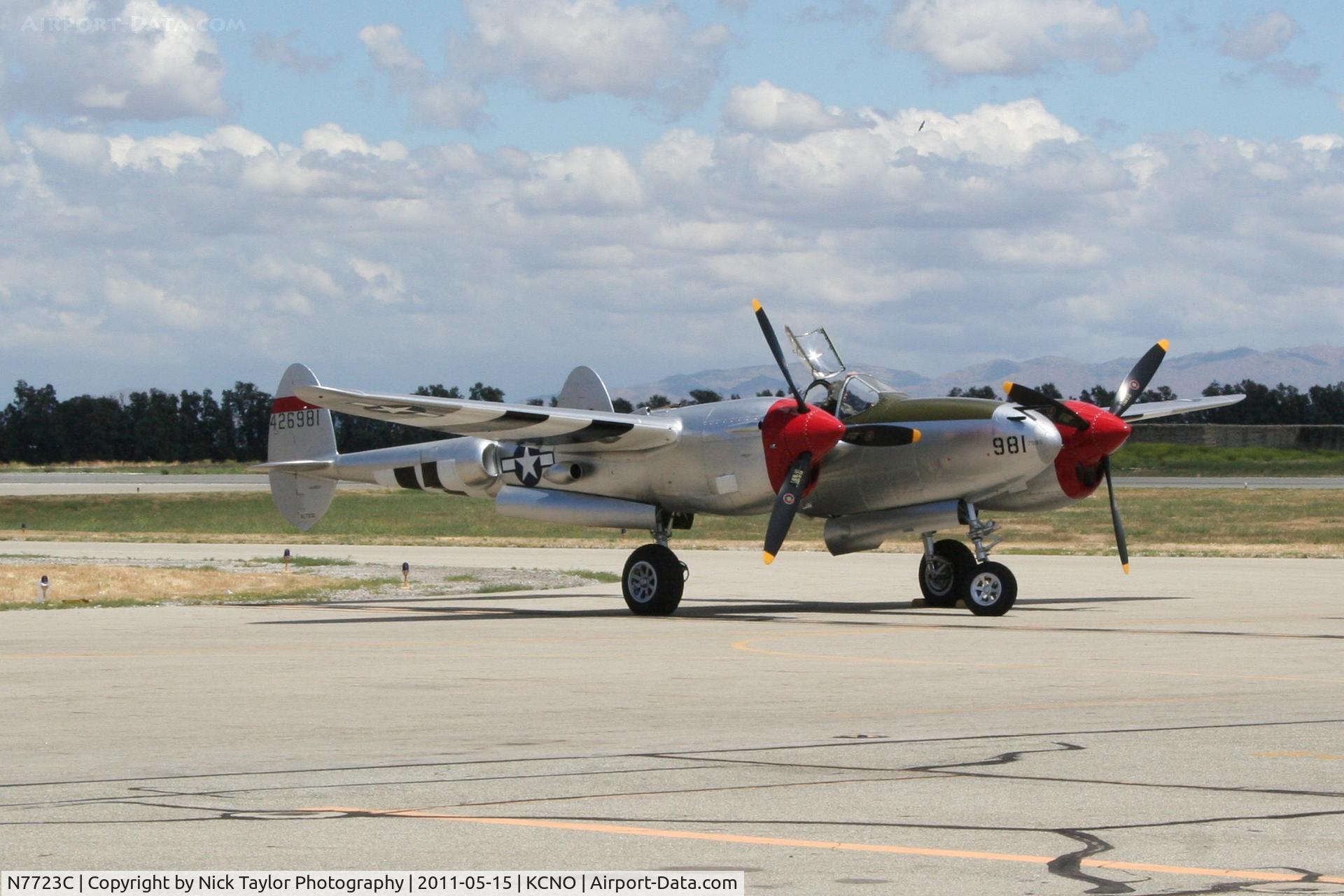 N7723C, 1944 Lockheed P-38L-5 Lightning C/N 7985, Just returned from flying at Chino during the Air Show