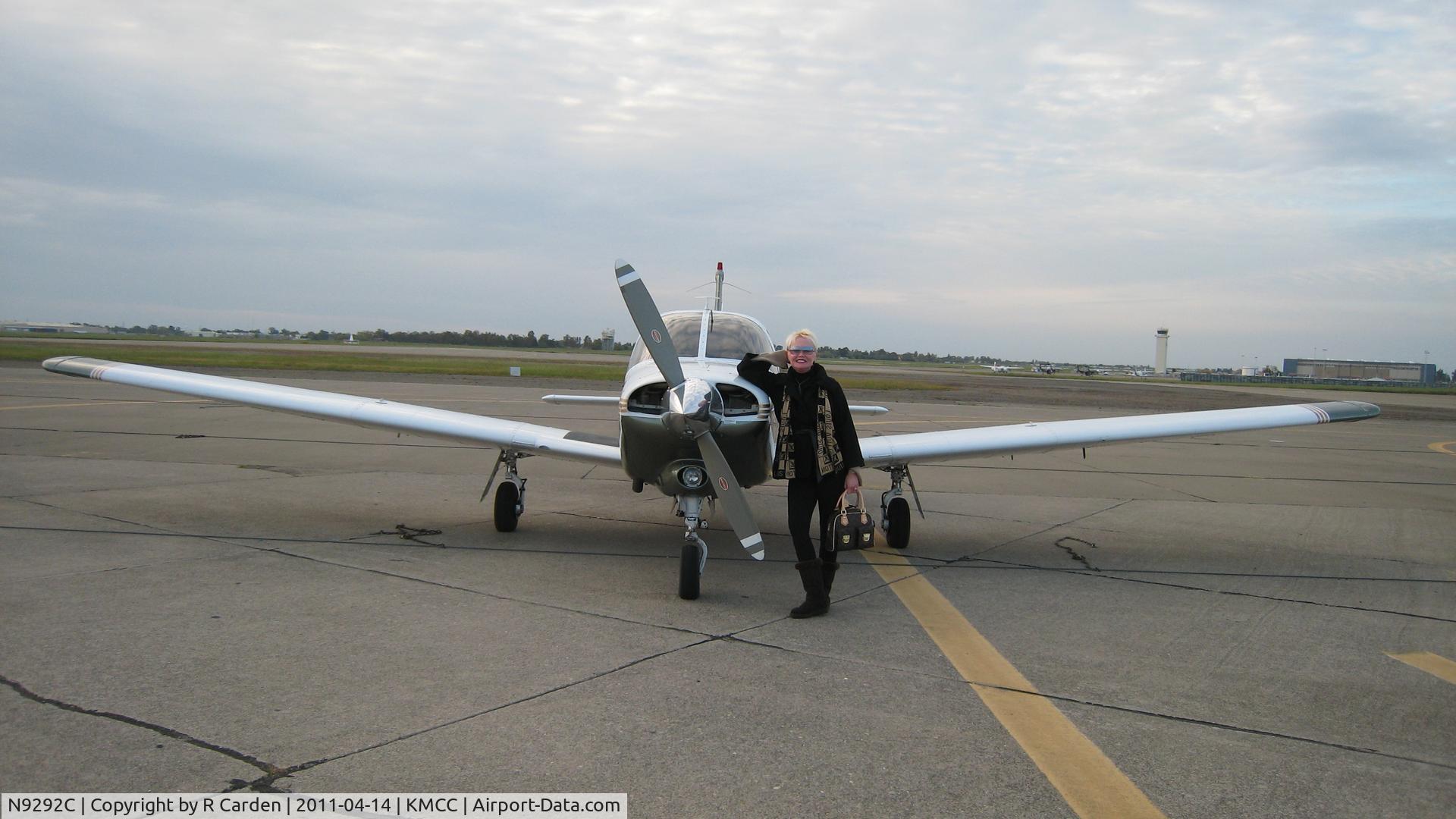 N9292C, 1978 Piper PA-28R-201T Cherokee Arrow III C/N 28R-7803249, Cat with her Piper Arrow IV