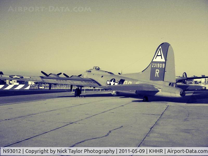 N93012, 1944 Boeing B-17G-30-BO Flying Fortress C/N 32264, 1944 or 2011?