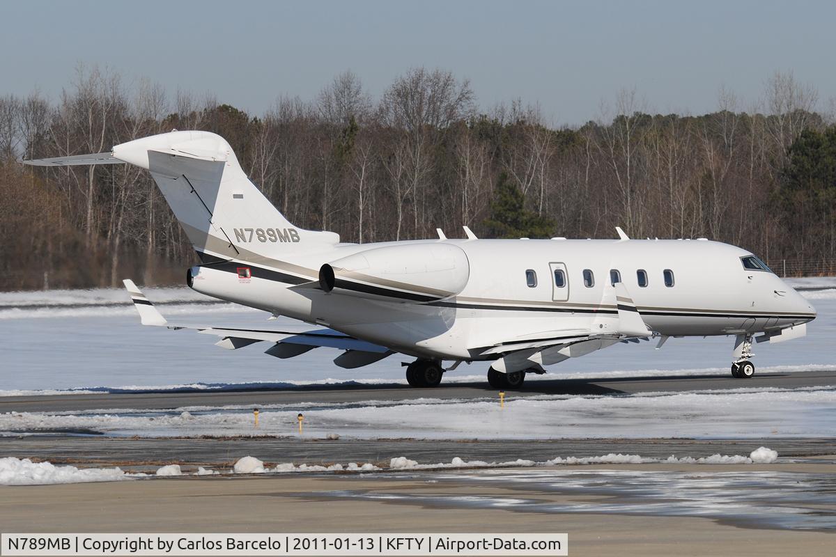 N789MB, 2004 Bombardier Challenger 300 (BD-100-1A10) C/N 20020, Final checklist complete and ready for dep on rwy26.