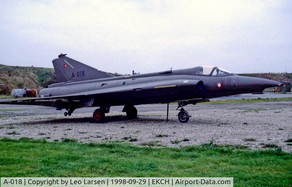 A-018, 1971 Saab F-35 Draken C/N 35-1018, Draken on Firedump Kastrup AP