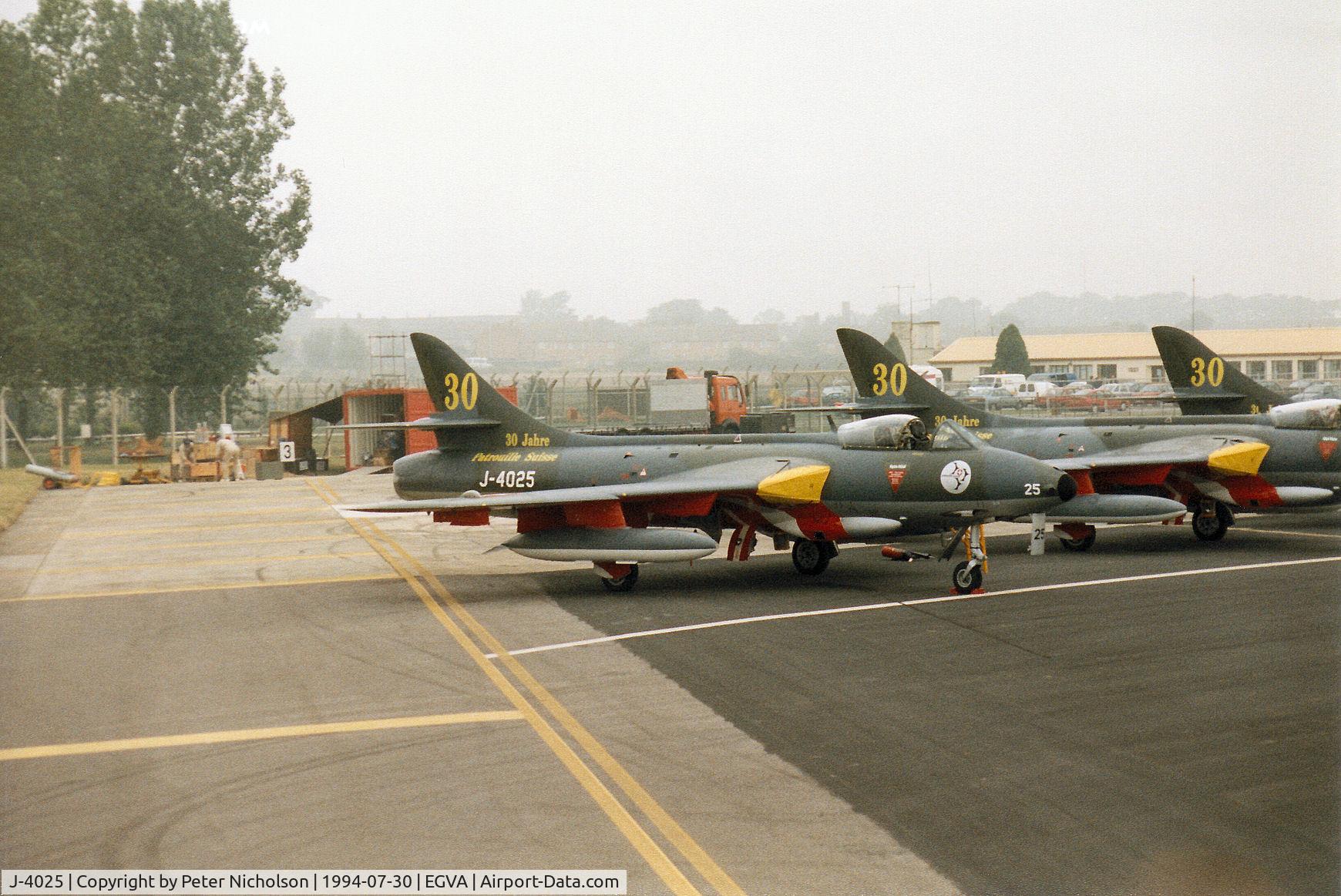 J-4025, 1959 Hawker Hunter F.58 C/N 41H-697394, Hunter F.58 of the Patrouille Suisse aerobatic display team on the flight-line at the 1994 Intnl Air Tattoo at RAF Fairford.