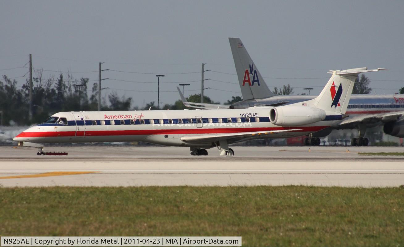 N925AE, 2005 Embraer ERJ-145LR (EMB-145LR) C/N 14500908, Eagle E145