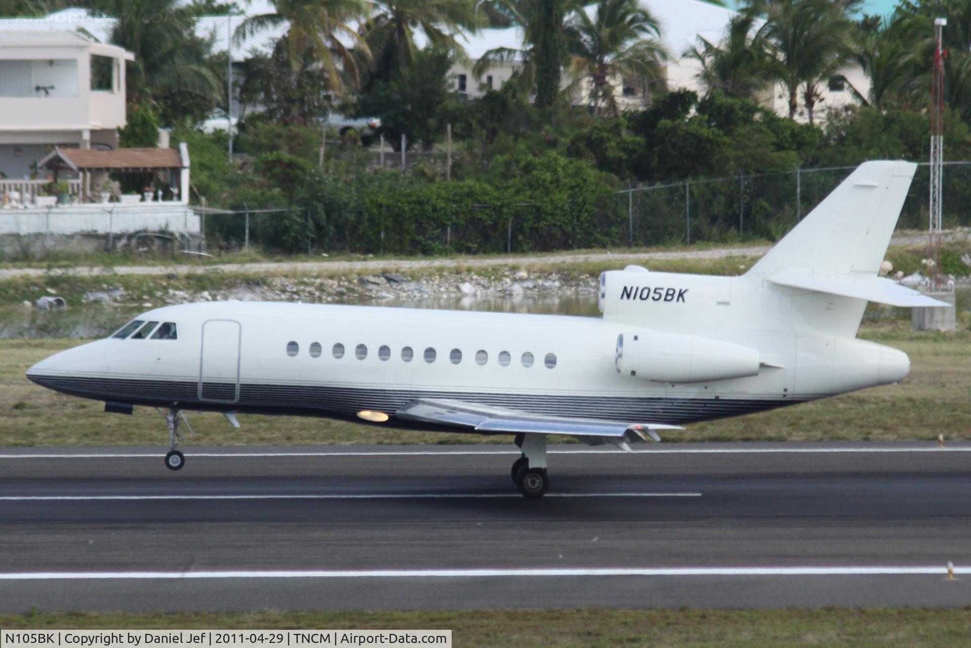 N105BK, 1989 Dassault Falcon 900 C/N 70, N105BK landing at TNCM
