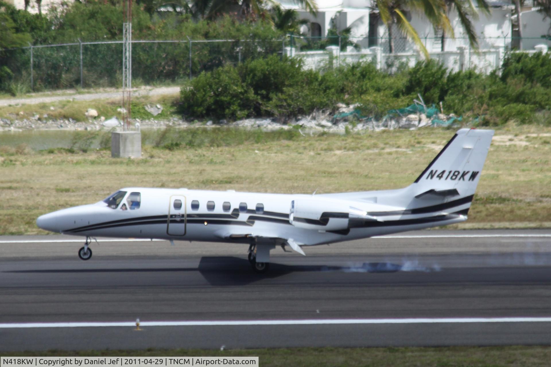 N418KW, 2001 Cessna 550 C/N 550-0959, N418KW landing at TNCM