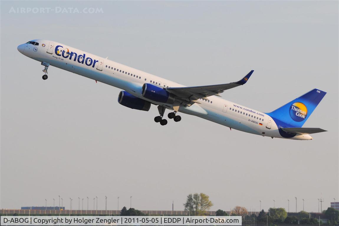D-ABOG, 1999 Boeing 757-330 C/N 29014, Slim, blue and white: One of Condor´s long ladies.