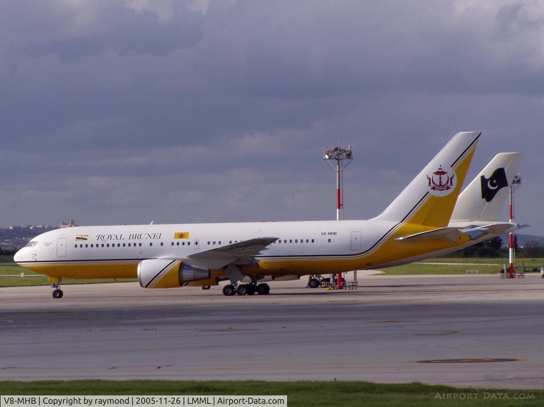 V8-MHB, 1993 Boeing 767-27G/ER C/N 25537, B767 V8-MHB Govt of Brunei