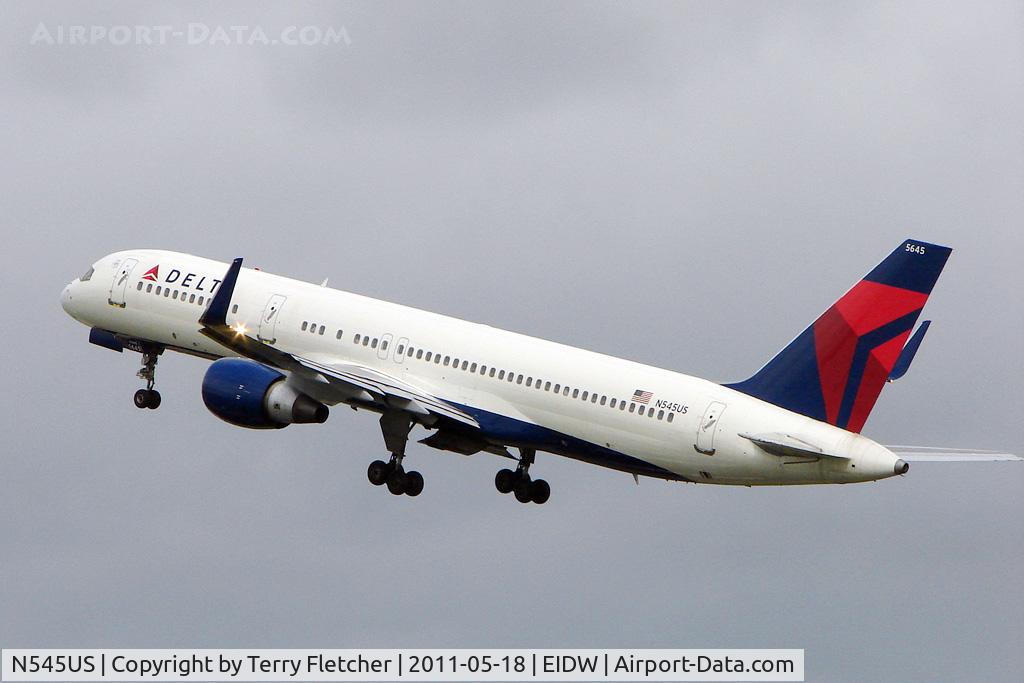 N545US, 1996 Boeing 757-251 C/N 26492, Delta 757 pulling away from Dublin
