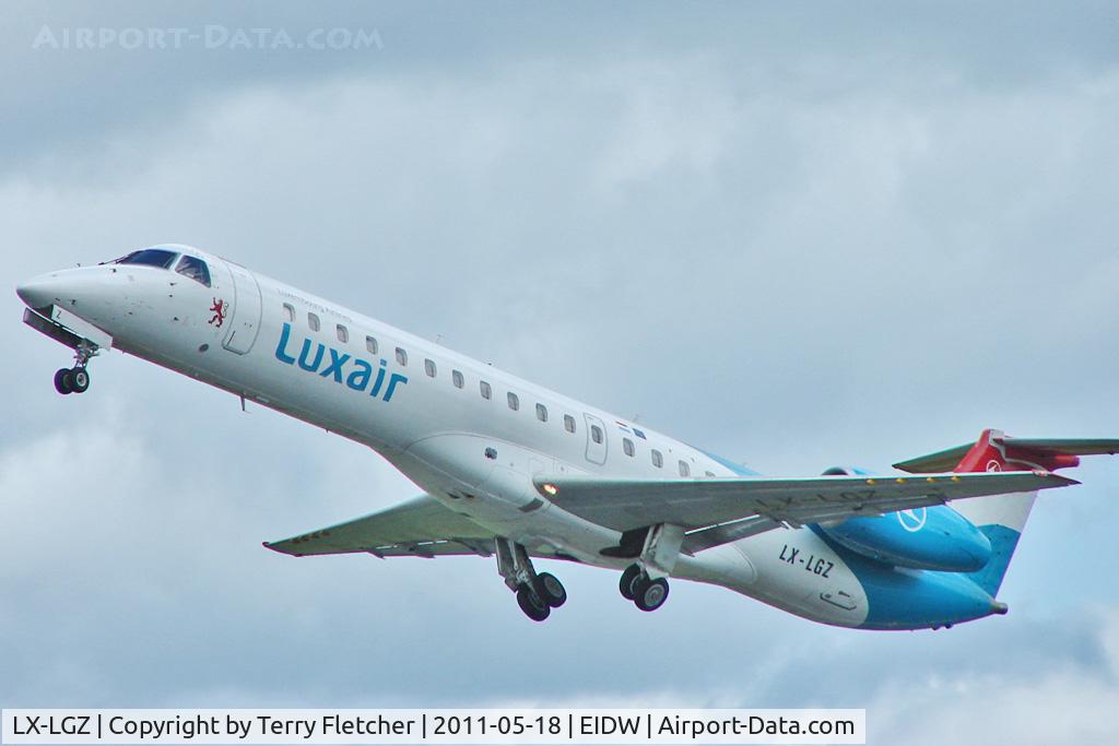 LX-LGZ, 2000 Embraer EMB-145LU (ERJ-145LU) C/N 145258, Luxair EMB145 lifts away from Dublin