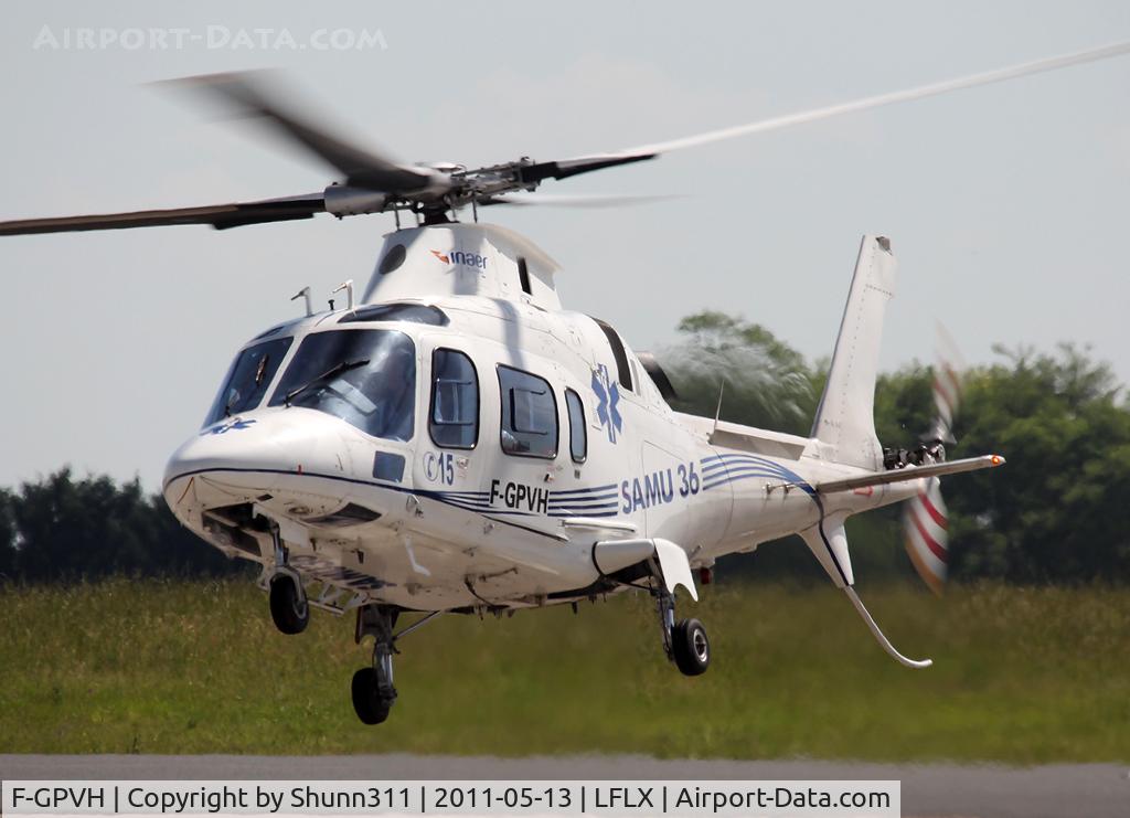 F-GPVH, Agusta A-109E Power C/N 11607, Arriving for refuelling...