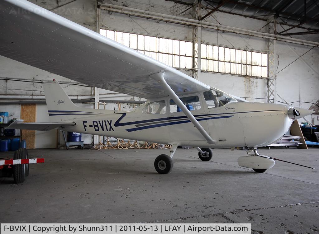 F-BVIX, Reims F172M Skyhawk Skyhawk C/N 1239, Hangared...