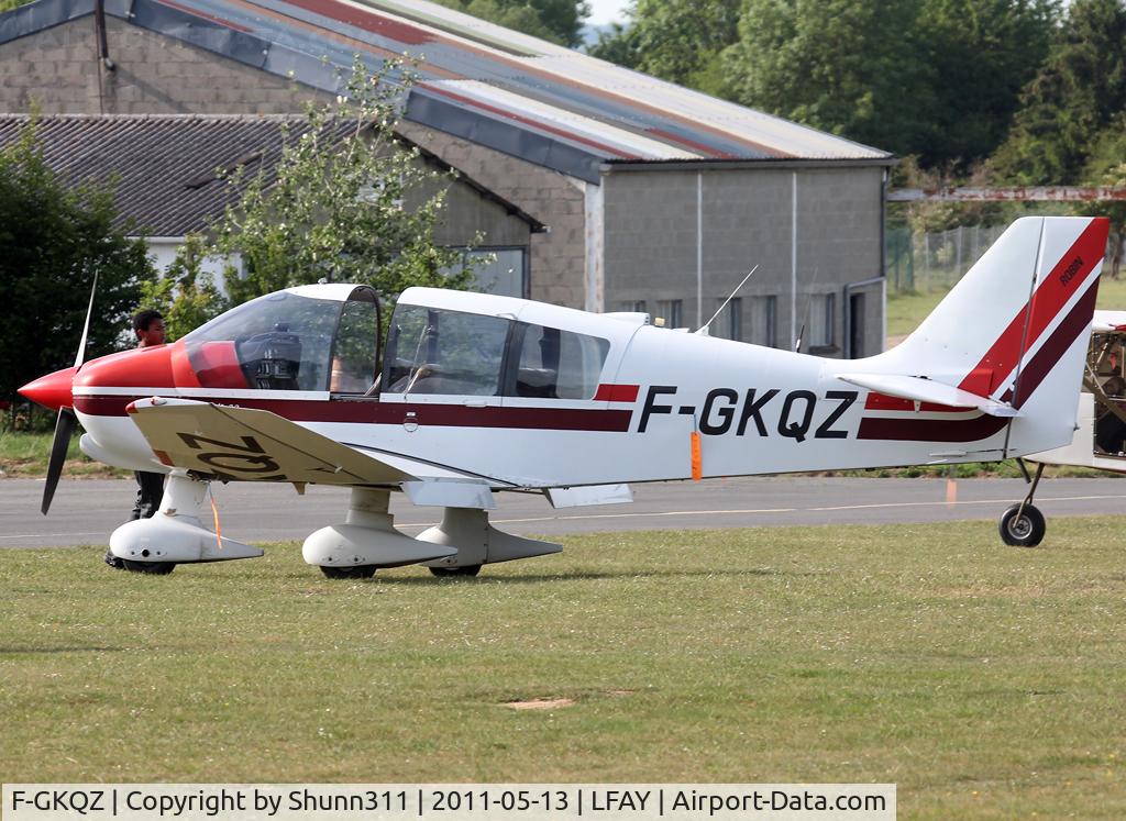 F-GKQZ, Robin DR-400-120 Dauphin C/N 2070, Parked...