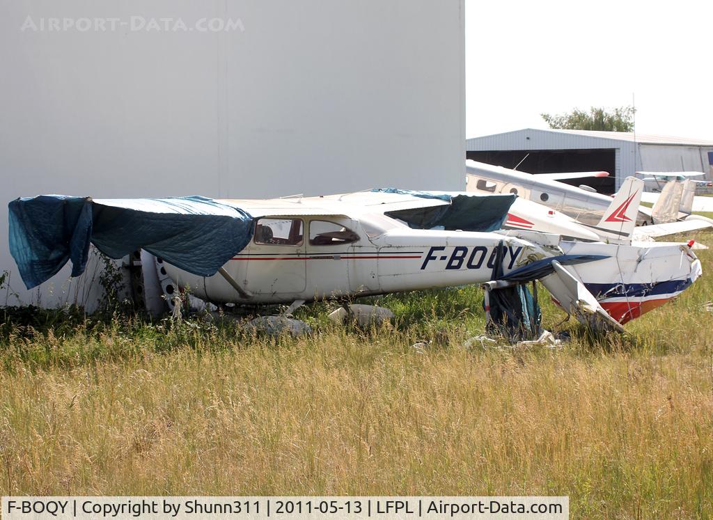 F-BOQY, 1968 Reims F172H Skyhawk C/N F17200483, Apparently out of order...