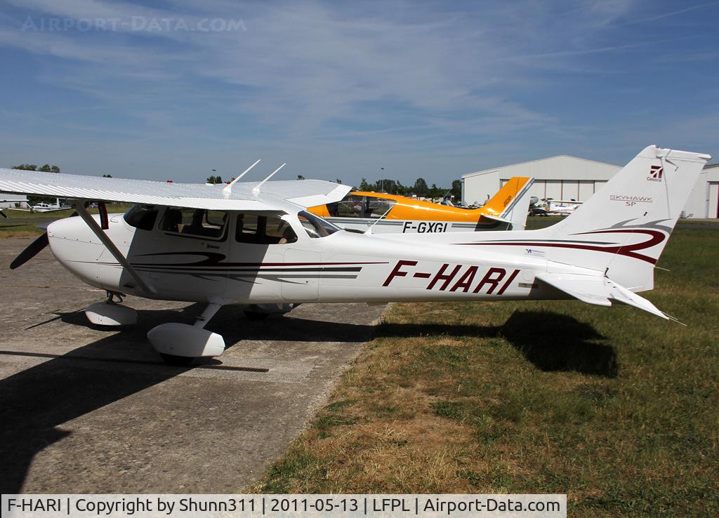 F-HARI, 2010 Cessna 172S C/N 172S11024, Parked...