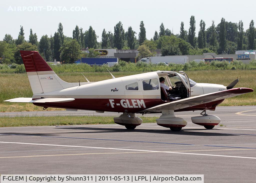 F-GLEM, Piper PA-28-181 Archer C/N 28-7990494, Parked and ready for a new flight...