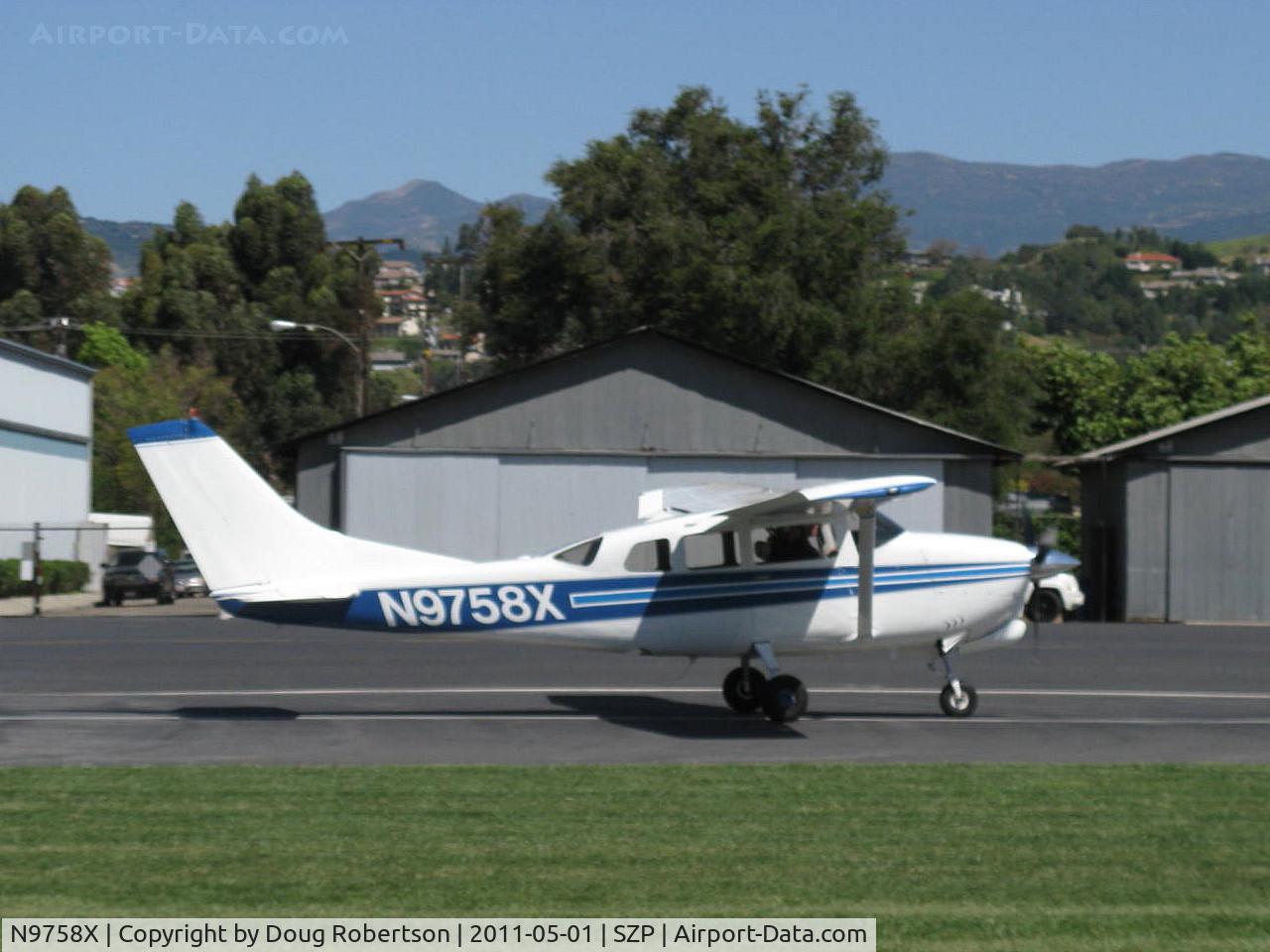 N9758X, 1962 Cessna 210B C/N 21058058, 1962 Cessna 210B, Continental IO-470-S 260 Hp, takeoff roll Rwy 04