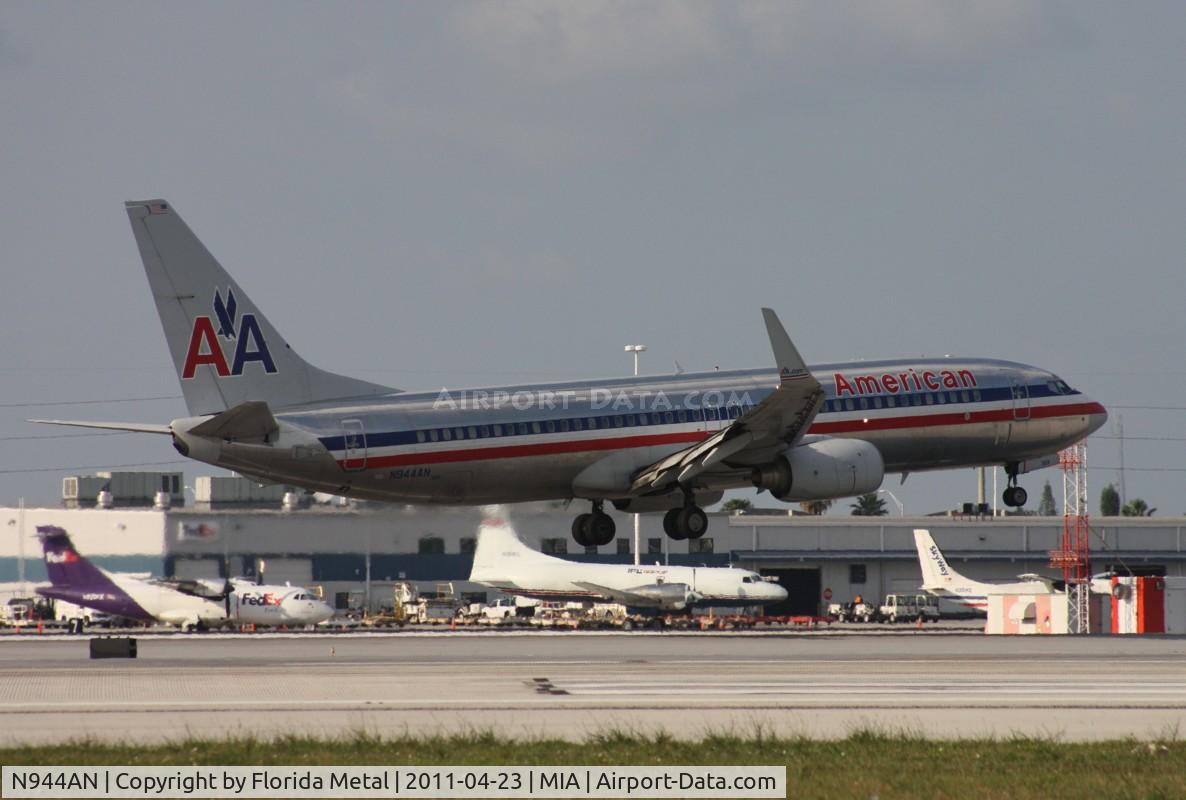 N944AN, 2000 Boeing 737-823 C/N 29535, American 737-800