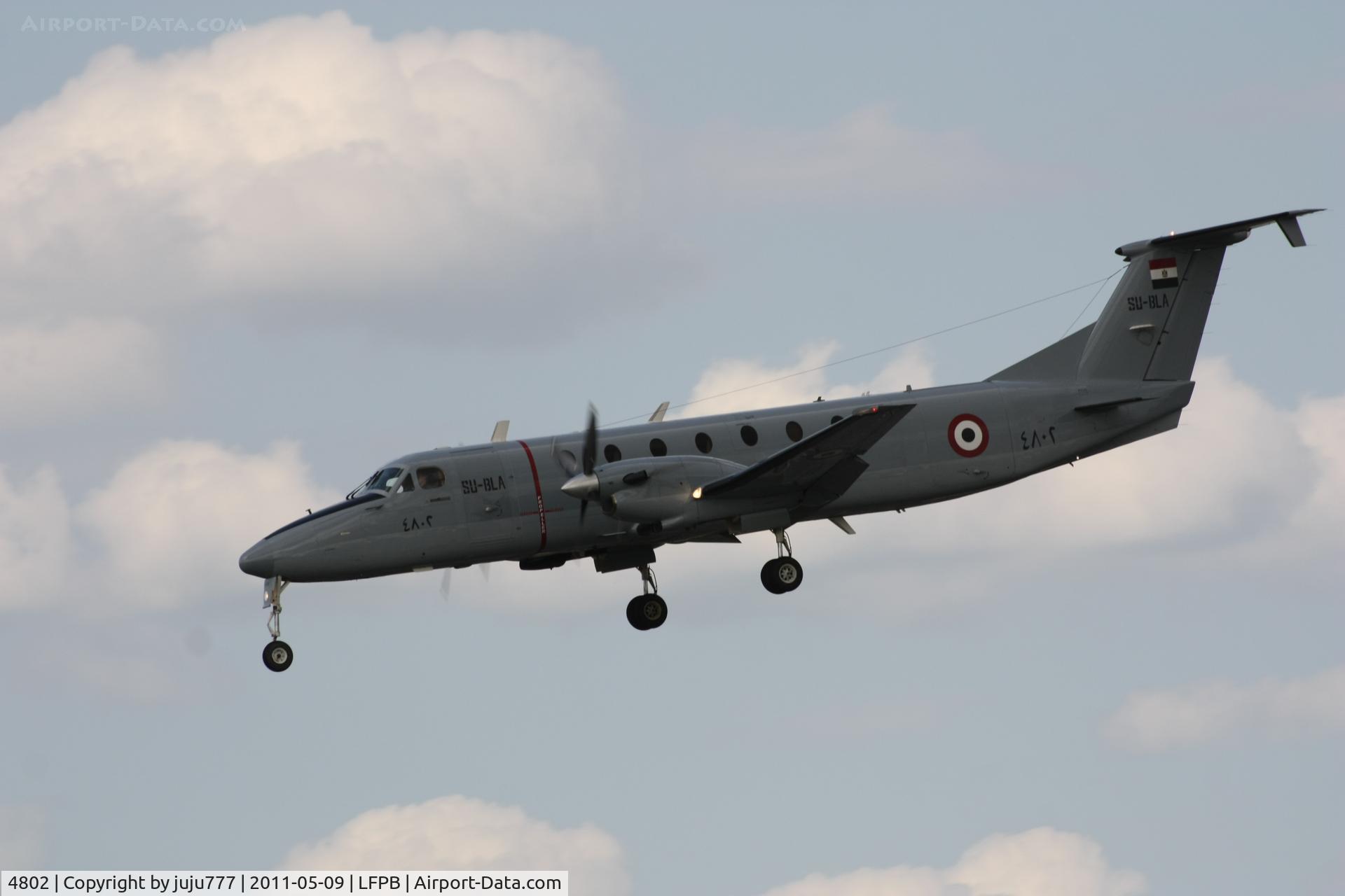 4802, 1988 Beech 1900C C/N UC-33, on transit at Le Bourget