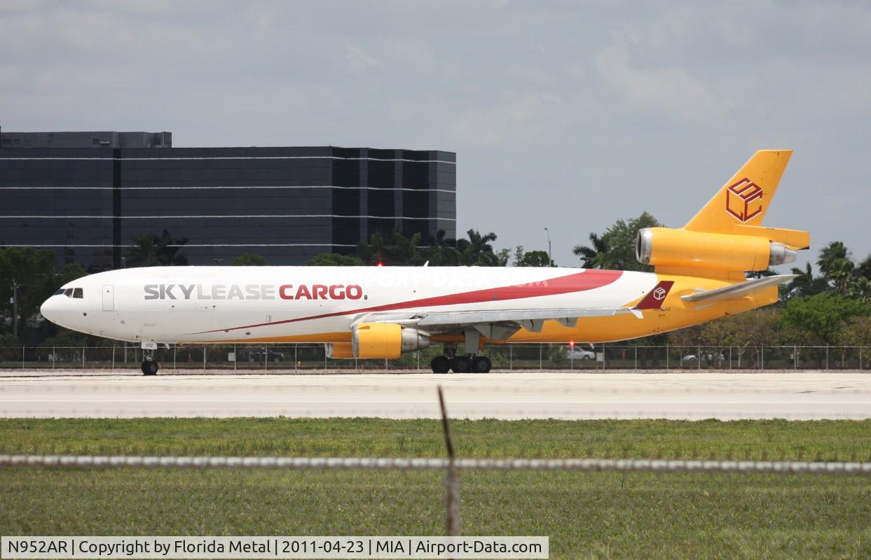 N952AR, 1992 McDonnell Douglas MD-11F C/N 48497, Skylease MD-11F