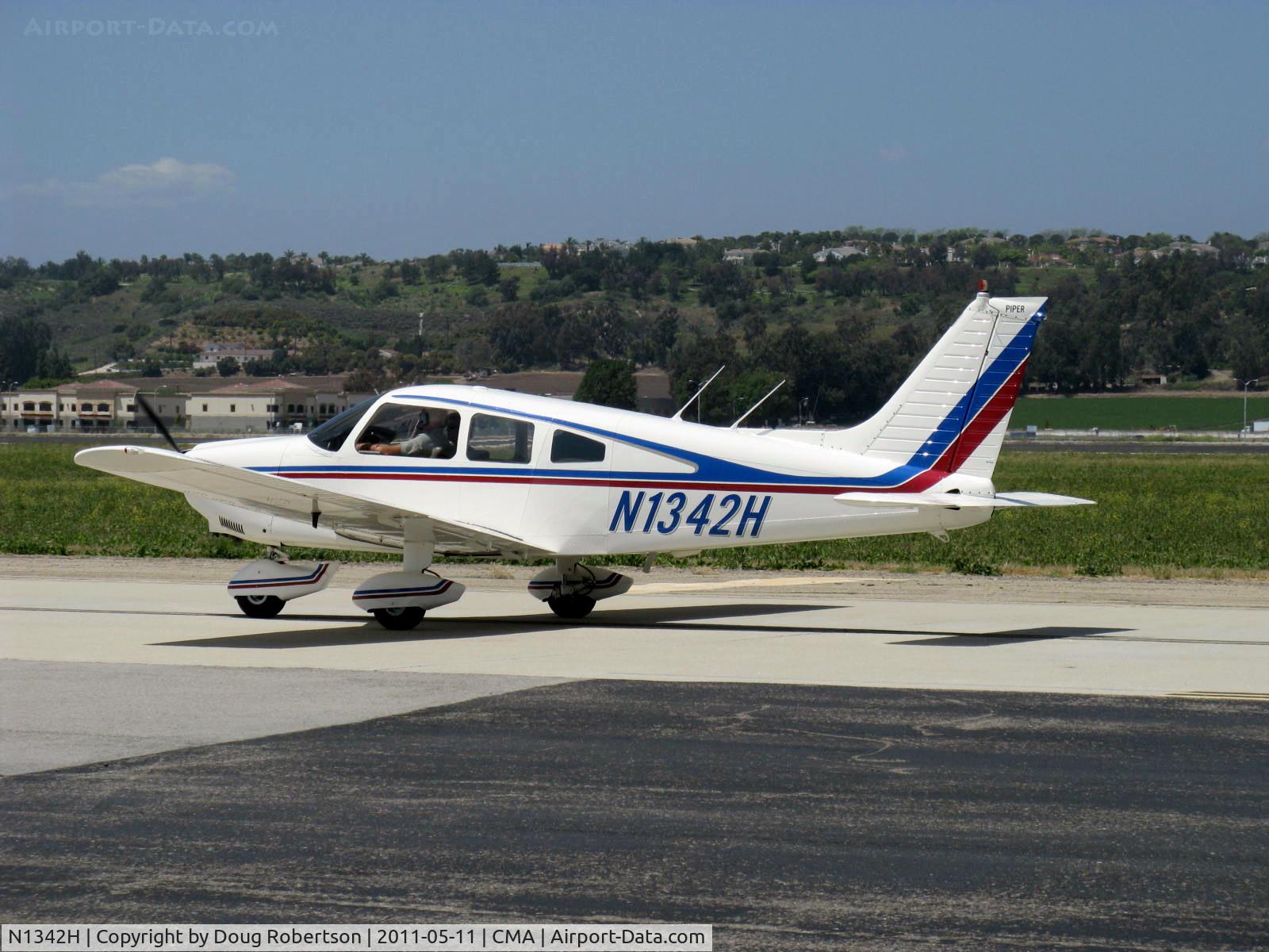 N1342H, 1977 Piper PA-28-181 C/N 28-7790307, 1977 Piper PA-28-181 ARCHER, Lycoming O&VO-360 180 Hp, taxi